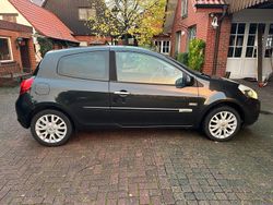 Schwarz Gebraucht 2010 Renault Clio II Kleinwagen | 3.690 € (Etwas zu teuer)