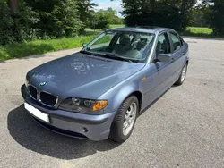 Blau Gebraucht 2002 BMW 320 Limousine | 11.000 €