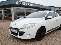 Weiß Gebraucht 2010 Renault Mégane Coupé Night&Day Coupé | 5.800 € (Fairer Preis)