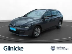 Blau Gebraucht 2024 VW Golf VIII Life Limousine | 23.980 € (Guter Preis)