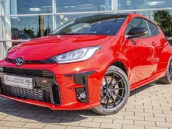 Karminarot metallic Gebraucht 2024 Toyota Yaris Edition Kleinwagen | 37.980 € (Fairer Preis)