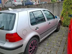 Silber Gebraucht 2002 VW Golf IV Kleinwagen | 1.900 € (Etwas zu teuer)