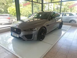 Grau Gebraucht 2023 Jaguar XE R-Dynamic Limousine | 38.490 €