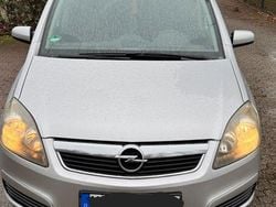 Silber Gebraucht 2005 Opel Zafira Edition Van / Kleinbus | 1.300 € (Guter Preis)