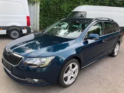 Blau Gebraucht 2013 Skoda Superb Exclusive Kombi | 6.900 € (Guter Preis)