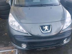Grau Gebraucht 2008 Peugeot 207 Kombi | 2.200 € (Fairer Preis)