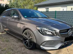 Grau Gebraucht 2018 Mercedes CLA220 Shooting Brake AMG line Kombi | 17.990 € (Superpreis)