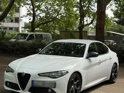 Weiß Gebraucht 2016 Alfa Romeo Giulia Limousine | 14.000 € (Guter Preis)