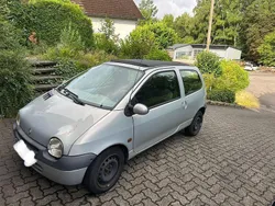 Silber Gebraucht 2001 Renault Twingo Authentique Kleinwagen | 1.250 € (Fairer Preis)