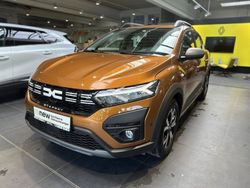 Orange Gebraucht 2023 Dacia Sandero Expression Kleinwagen | 16.990 € (Fairer Preis)