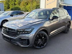 Grau Gebraucht 2021 VW Touareg R SUV | 61.900 € (Teuer)