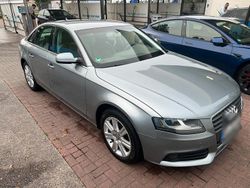 Silber Gebraucht 2011 Audi A4 Comfort Limousine | 7.500 € (Fairer Preis)