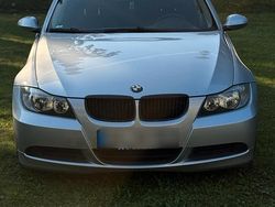 Grau Gebraucht 2007 BMW 318 Limousine | 2.450 € (Guter Preis)