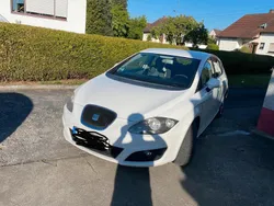 Weiß Gebraucht 2010 Seat Leon Limousine | 2.450 € (Guter Preis)
