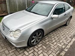 Silber Gebraucht 2002 Mercedes CL180 Coupé | 2.300 €