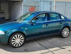 Grün Gebraucht 2002 VW Passat Limousine | 2.700 € (Teuer)