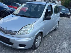 Silber Gebraucht 2003 Toyota Yaris Sol Kombi | 2.200 € (Fairer Preis)