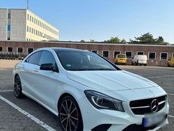 Weiß Gebraucht 2013 Mercedes CLA200 Limousine | 15.999 € (Fairer Preis)