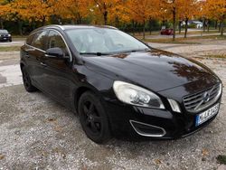 Schwarz Gebraucht 2011 Volvo V60 Summum Kombi | 9.600 € (Fairer Preis)