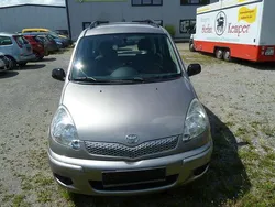 Grau Gebraucht 2005 Toyota Yaris Verso Sol Van / Kleinbus | 2.800 € (Etwas zu teuer)