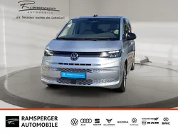 Silber (reflexsilber metallic) Gebraucht 2024 VW T7 Life Van | 48.990 € (Superpreis)