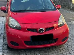 Rot Gebraucht 2012 Toyota Aygo Kleinwagen | 2.950 € (Fairer Preis)