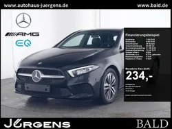 Schwarz kosmosschwarz metallic Gebraucht 2022 Mercedes A200 Progressive Limousine | 25.750 € (Fairer Preis)