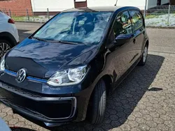 Schwarz Gebraucht 2021 VW e-up! Move Kleinwagen | 12.000 € (Guter Preis)