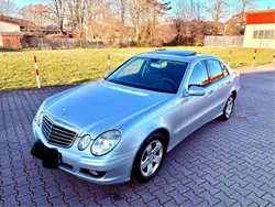 Silber Gebraucht 2006 Mercedes E220 Limousine | 12.500 €