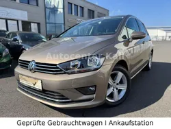 Gold Gebraucht 2014 VW Golf Sportsvan Highline Van / Kleinbus | 10.990 € (Fairer Preis)