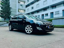 Schwarz Gebraucht 2011 Opel Astra Sport Kombi | 2.600 € (Guter Preis)