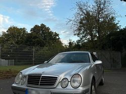 Grau Gebraucht 1997 Mercedes 230 Coupé | 1.900 €