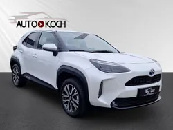 Weiß Gebraucht 2022 Toyota Yaris Cross Team SUV | 24.740 € (Fairer Preis)