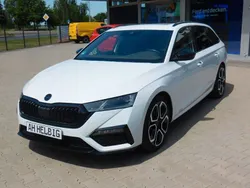 Weiß Gebraucht 2021 Skoda Octavia RS Kombi | 30.865 € (Etwas zu teuer)
