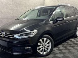 Schwarz metallic Gebraucht 2017 VW Touran Highline Van / Kleinbus | 24.160 € (Teuer)