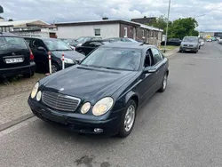 Blau Gebraucht 2002 Mercedes E240 Classic Limousine | 4.999 € (Fairer Preis)
