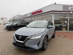 Grau Gebraucht 2024 Nissan Qashqai N-Connecta SUV | 23.990 € (Fairer Preis)