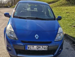 Blau Gebraucht 2010 Renault Clio II Dynamique Limousine | 4.800 € (Fairer Preis)