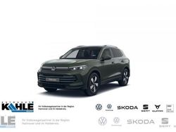 Grün (cipressinogrün) Neu 2026 VW Tiguan IQ Drive SUV | 59.430 € (Fairer Preis)