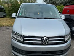 Silber Gebraucht 2015 VW T6 Van | 29.000 €