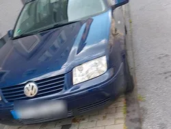 Blau Gebraucht 2002 VW Bora Limousine | 1.400 € (Fairer Preis)