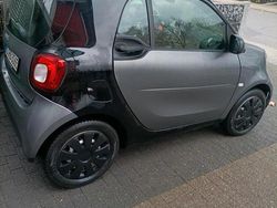 Grau Gebraucht 2021 Smart ForTwo Coupé Kleinwagen | 8.500 € (Guter Preis)