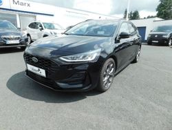 Obsidianschwarz metallic Gebraucht 2022 Ford Focus ST-Line Kombi | 22.490 € (Fairer Preis)