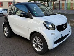 Weiß Gebraucht 2015 Smart ForTwo Coupé Kleinwagen | 8.499 € (Fairer Preis)