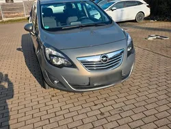 Braun Gebraucht 2010 Opel Meriva Van / Kleinbus | 3.000 € (Guter Preis)