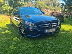 Blau Gebraucht 2015 Mercedes 220 Kombi | 12.550 €
