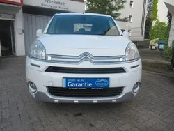Weiß Gebraucht 2015 Citroën Berlingo SELECTION Van / Kleinbus | 7.190 € (Fairer Preis)