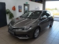 Grau Gebraucht 2019 Toyota Auris Limousine | 13.940 € (Teuer)