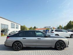 Grau Gebraucht 2024 BMW M760e Executive Limousine | 139.990 €