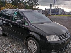 Schwarz Gebraucht 2006 VW Touran Van / Kleinbus | 990 € (Superpreis)